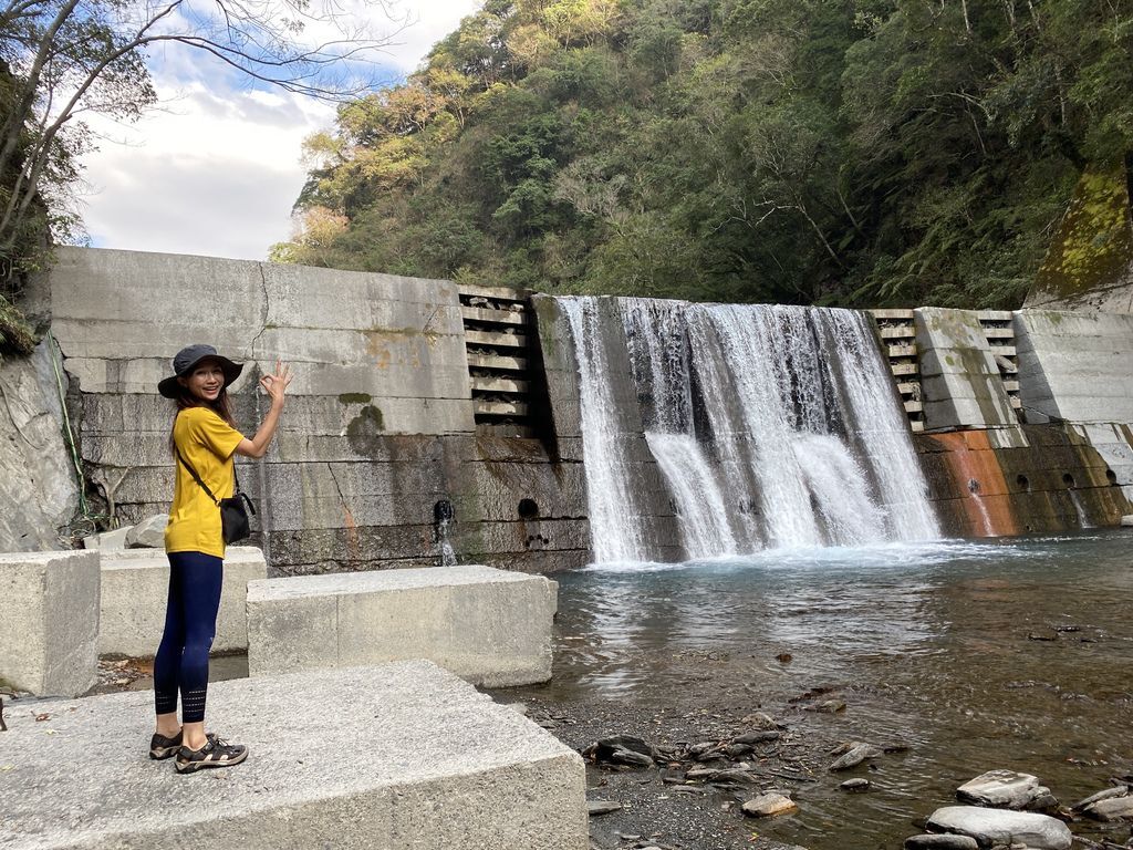 隱藏於山林中的雲海溫泉，隱密又有挑戰性的南投野溪溫泉