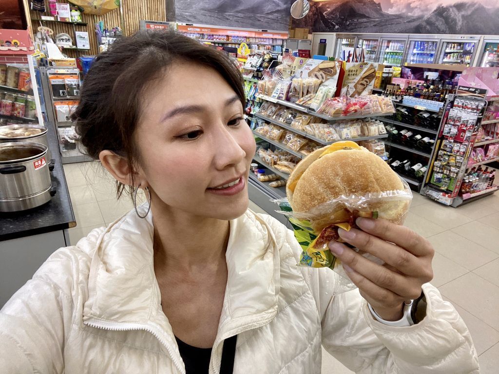 全家超商美食－超商蔬食素食美食－植物肉起司堡【丁小羽食記篇】