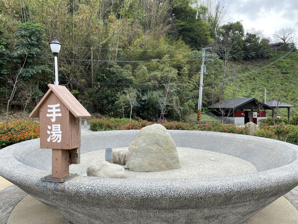 高雄六龜景點-在寶來溫泉區的寶來花賞溫泉公園享受泡湯的好滋味