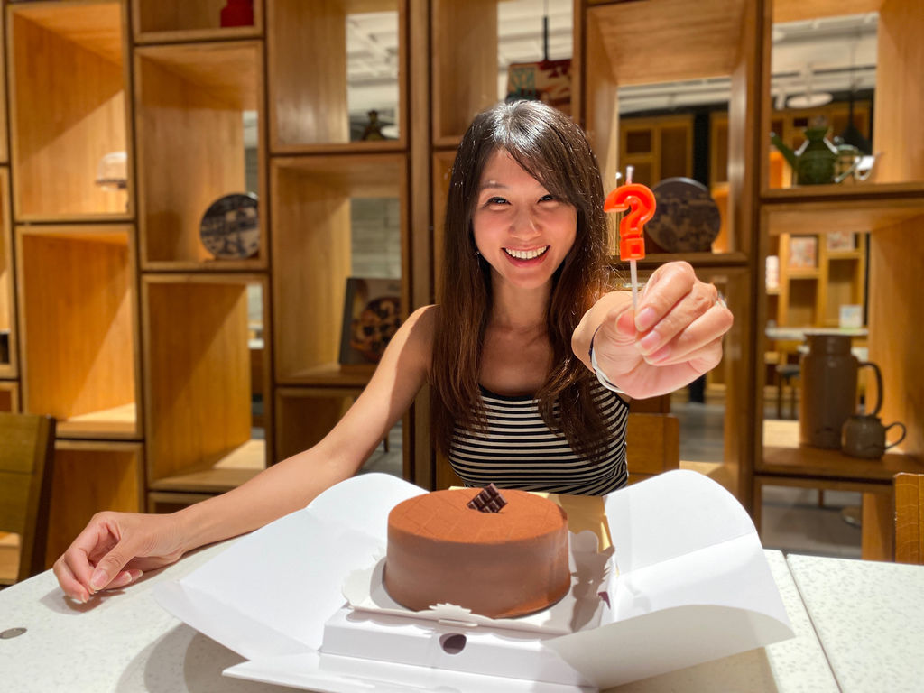 生巧克力首選神旺大飯店-普諾麵包坊超濃郁頂級生巧克力蛋糕【丁小羽美食篇】 生巧克力首選神旺大飯店-普諾麵包坊超濃郁頂級生巧克力蛋糕【丁小羽美食篇】