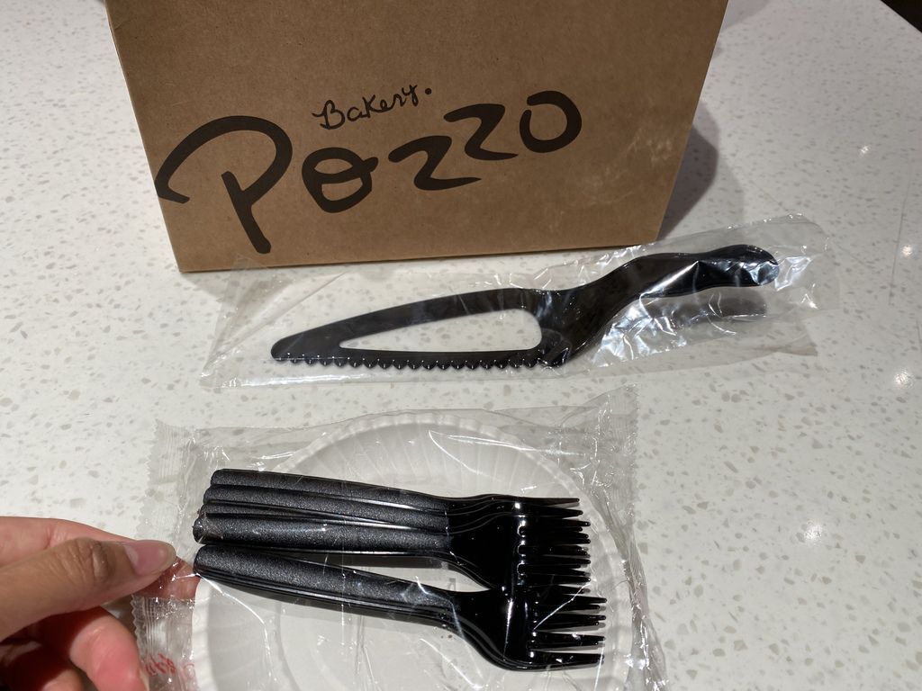 生巧克力首選神旺大飯店-普諾麵包坊超濃郁頂級生巧克力蛋糕【丁小羽美食篇】 生巧克力首選神旺大飯店-普諾麵包坊超濃郁頂級生巧克力蛋糕【丁小羽美食篇】