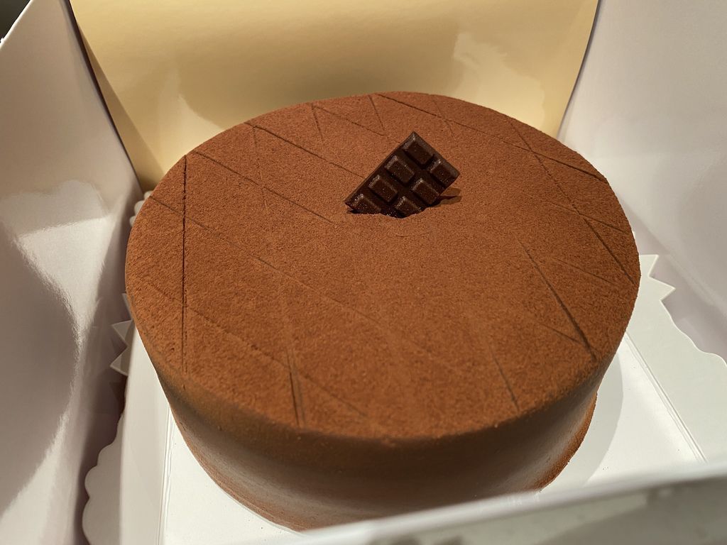 生巧克力首選神旺大飯店-普諾麵包坊超濃郁頂級生巧克力蛋糕【丁小羽美食篇】 生巧克力首選神旺大飯店-普諾麵包坊超濃郁頂級生巧克力蛋糕【丁小羽美食篇】