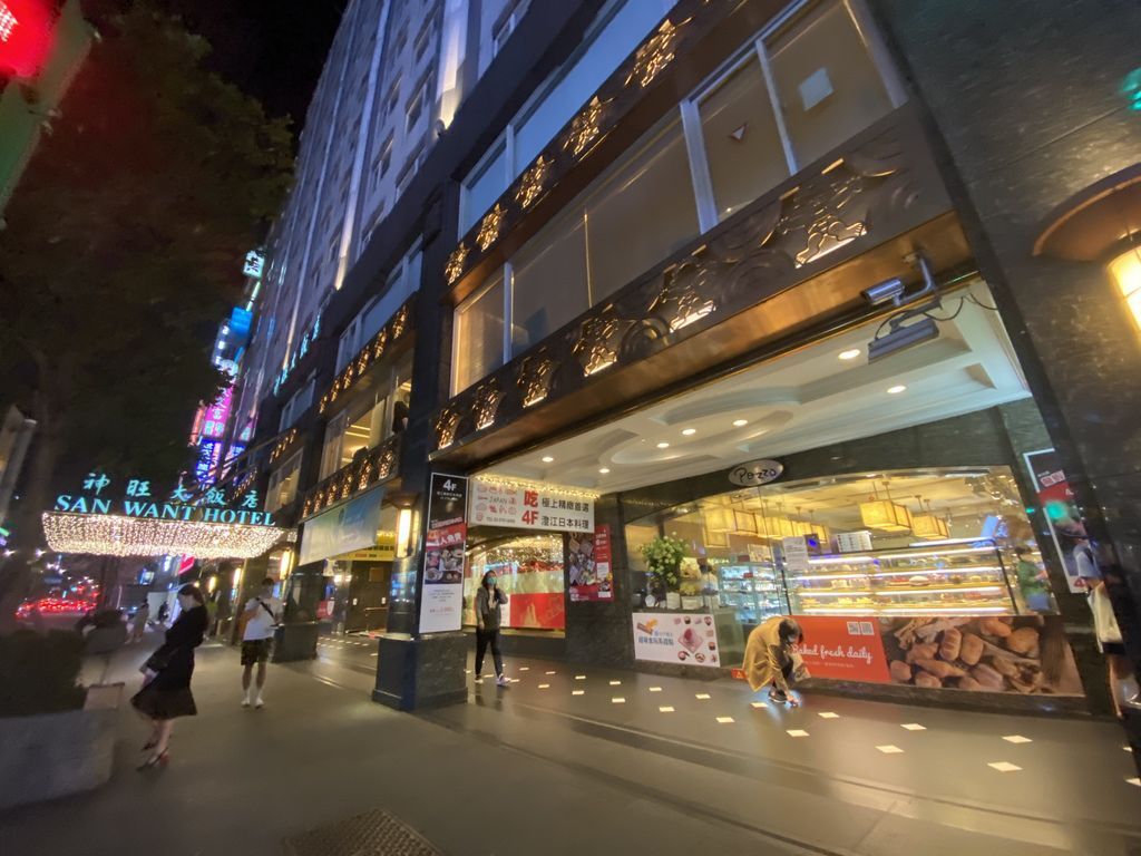 生巧克力首選神旺大飯店-普諾麵包坊超濃郁頂級生巧克力蛋糕【丁小羽美食篇】 生巧克力首選神旺大飯店-普諾麵包坊超濃郁頂級生巧克力蛋糕【丁小羽美食篇】