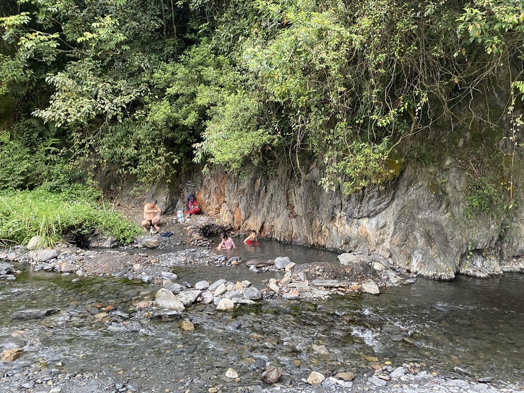 到清水地熱公園除了煮溫泉蛋外，也要來泡清水地熱野溪溫泉