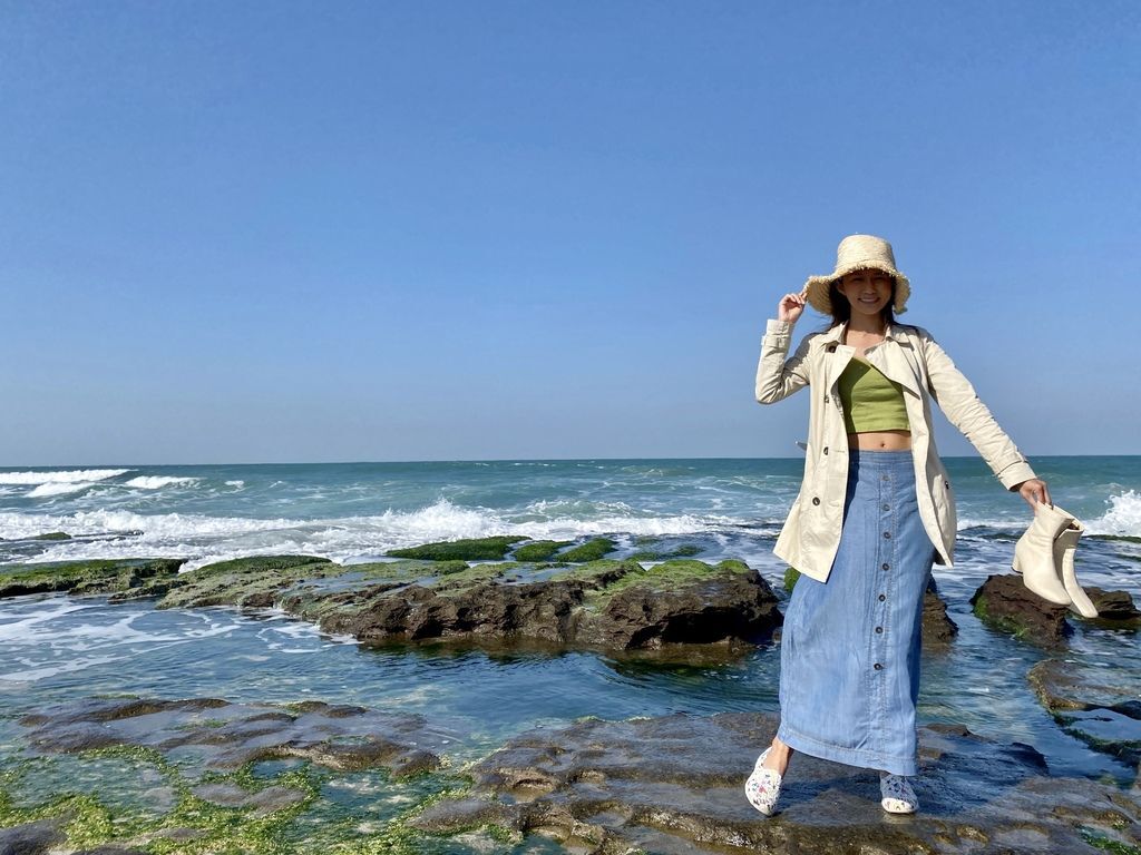 富貴角公園的老梅綠石槽,天然的綠色地毯!石門一日遊的好去處 富貴角公園的老梅綠石槽,天然的綠色地毯!石門一日遊的好去處