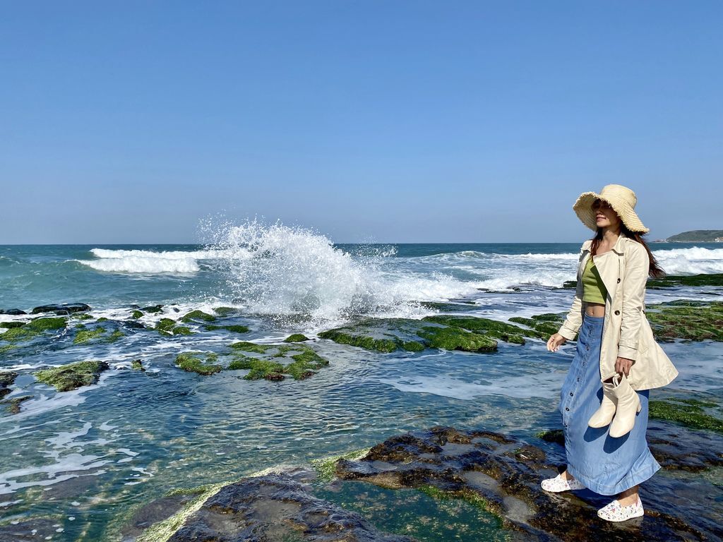 富貴角公園的老梅綠石槽,天然的綠色地毯!石門一日遊的好去處 富貴角公園的老梅綠石槽,天然的綠色地毯!石門一日遊的好去處