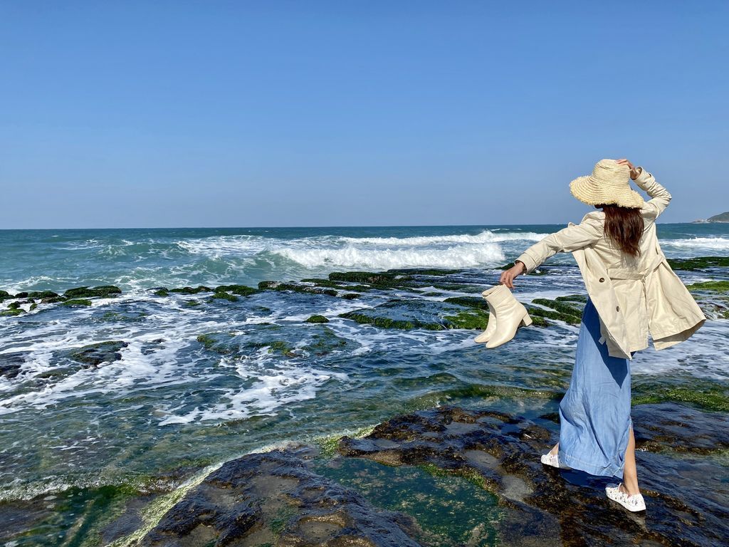 富貴角公園的老梅綠石槽,天然的綠色地毯!石門一日遊的好去處 富貴角公園的老梅綠石槽,天然的綠色地毯!石門一日遊的好去處