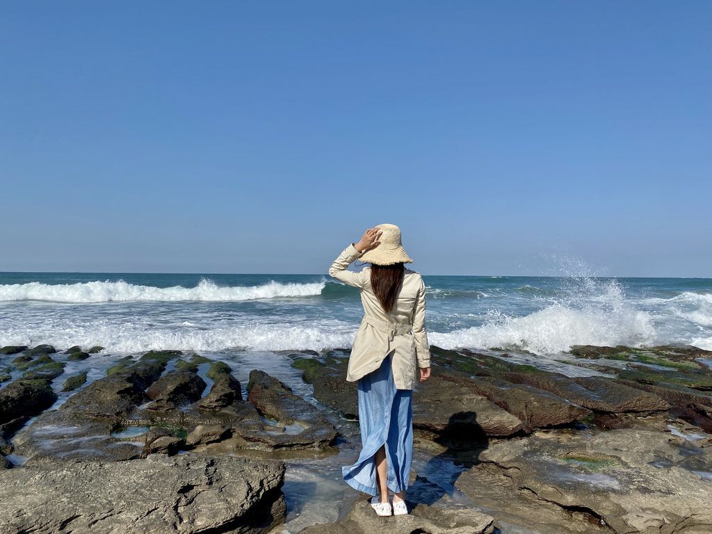 富貴角公園的老梅綠石槽,天然的綠色地毯!石門一日遊的好去處 富貴角公園的老梅綠石槽,天然的綠色地毯!石門一日遊的好去處