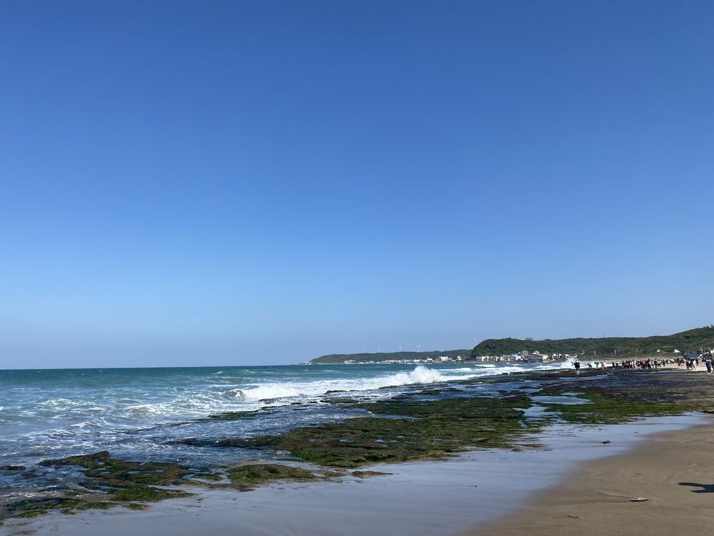 富貴角公園的老梅綠石槽,天然的綠色地毯!石門一日遊的好去處 富貴角公園的老梅綠石槽,天然的綠色地毯!石門一日遊的好去處