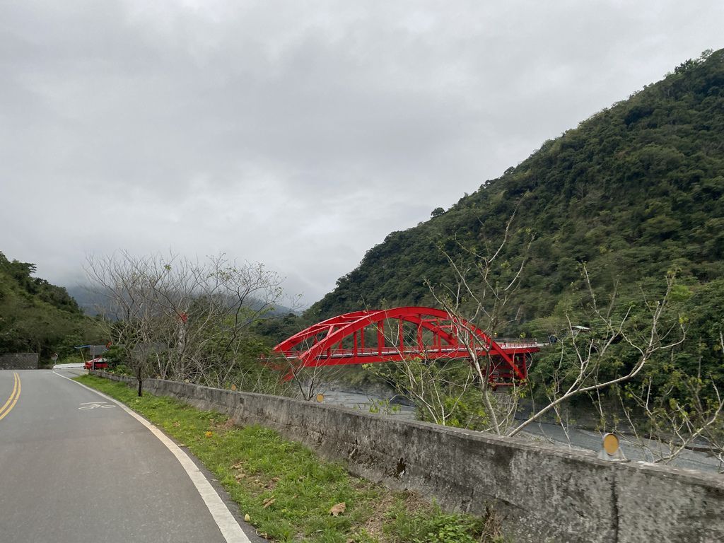 台東野溪溫泉-走路一分鐘就可以抵達的紅葉紅橋溫泉(紅葉溫泉)