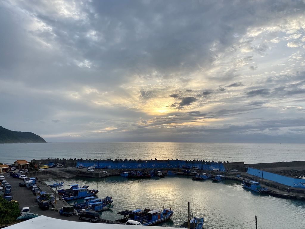 屏東住宿推薦-屏東滿州鄉的白色領地民宿，給你一望無際的絕美海景