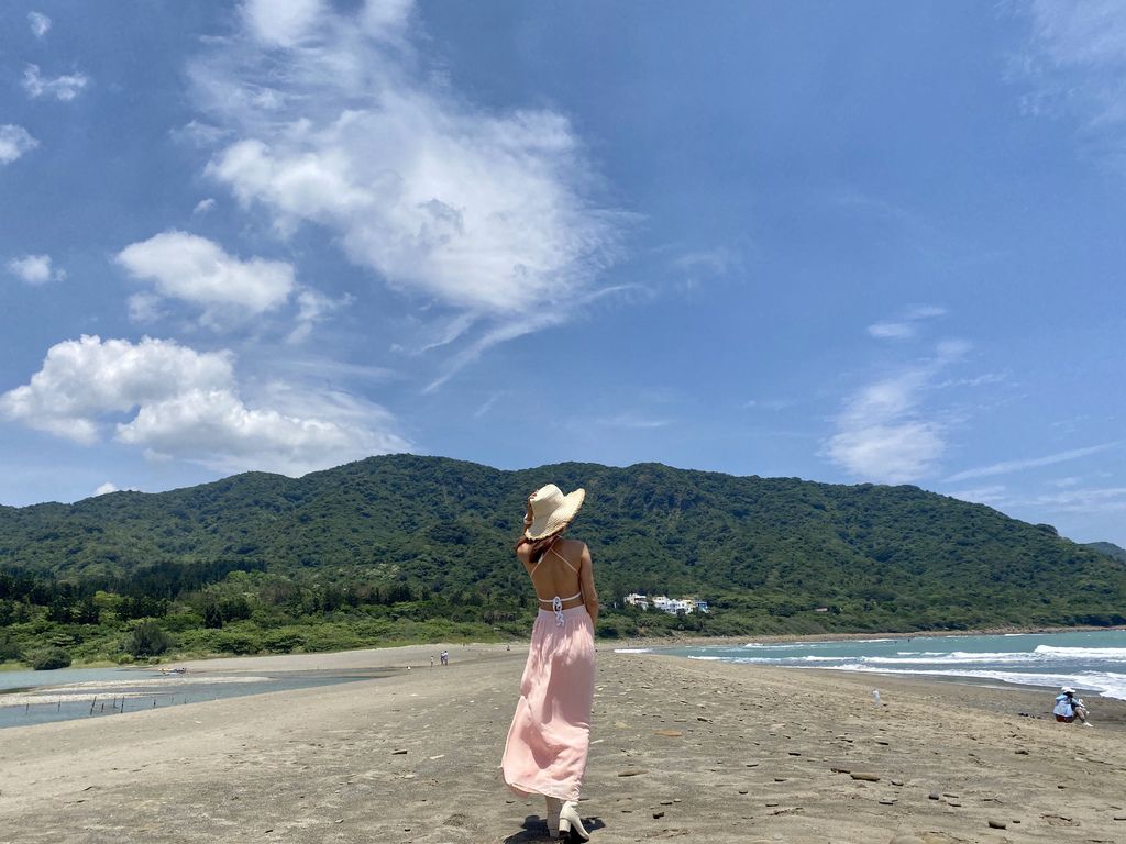 屏東滿州景點-衝浪客的衝浪聖地、無人的私房景點-港口沙灘