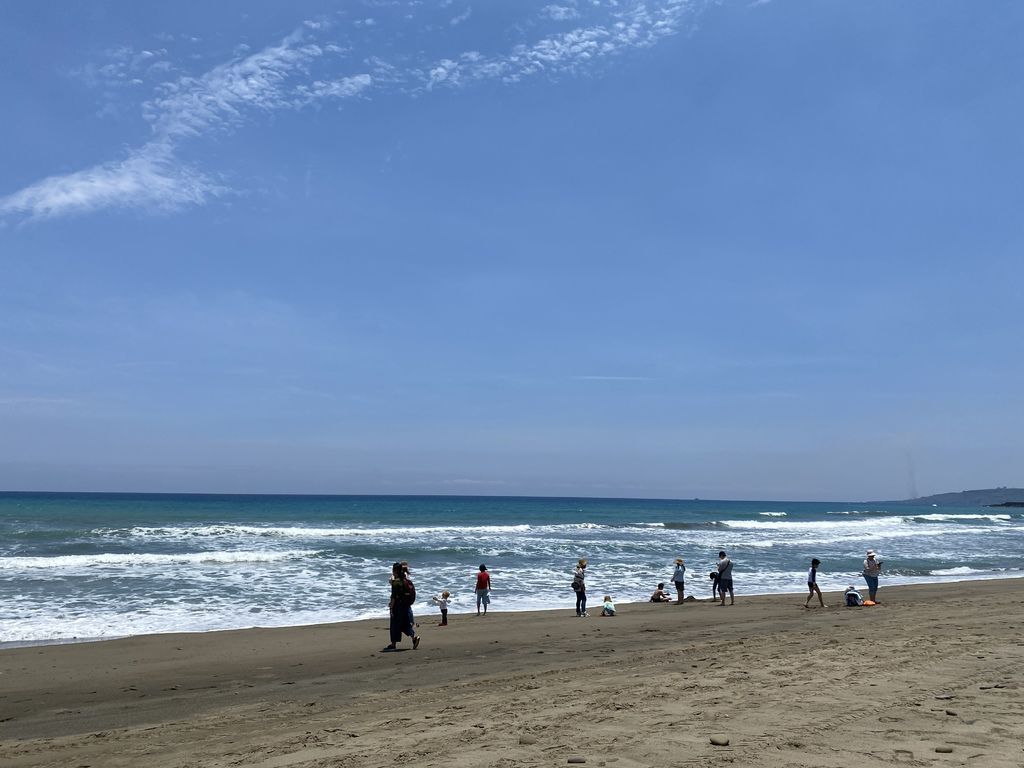 屏東滿州景點-衝浪客的衝浪聖地、無人的私房景點-港口沙灘