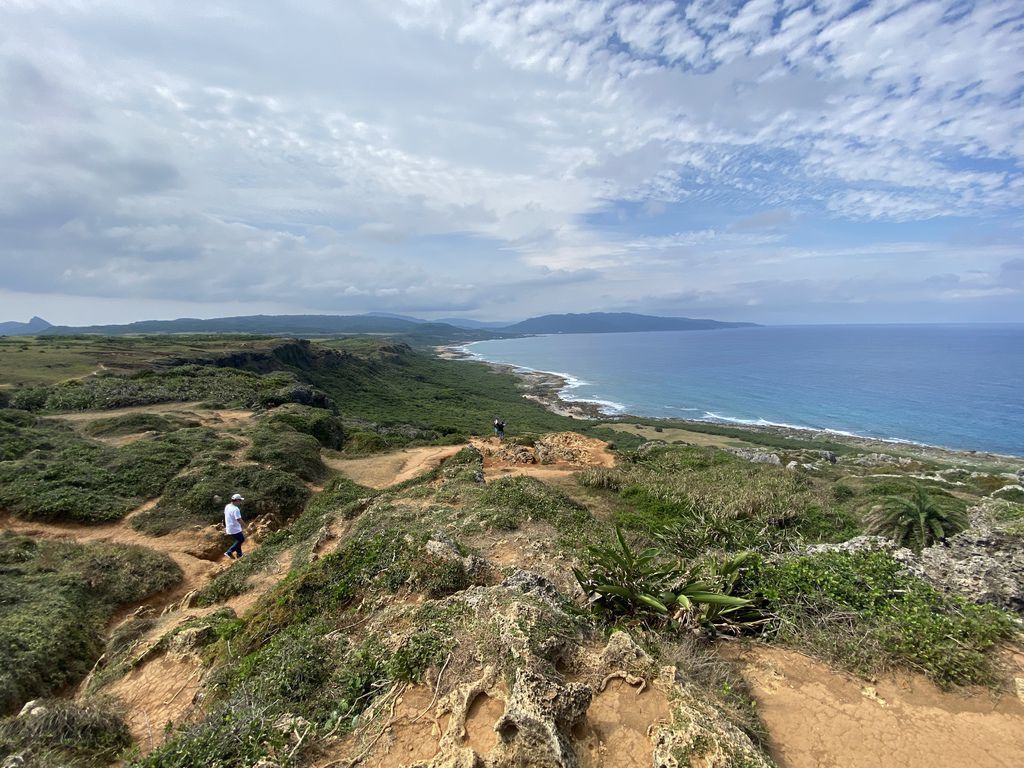 屏東墾丁景點-在龍磐公園欣賞美麗的海景、大草原以及尋找可愛小羊 屏東墾丁景點-在龍磐公園欣賞美麗的海景、大草原以及尋找可愛小羊