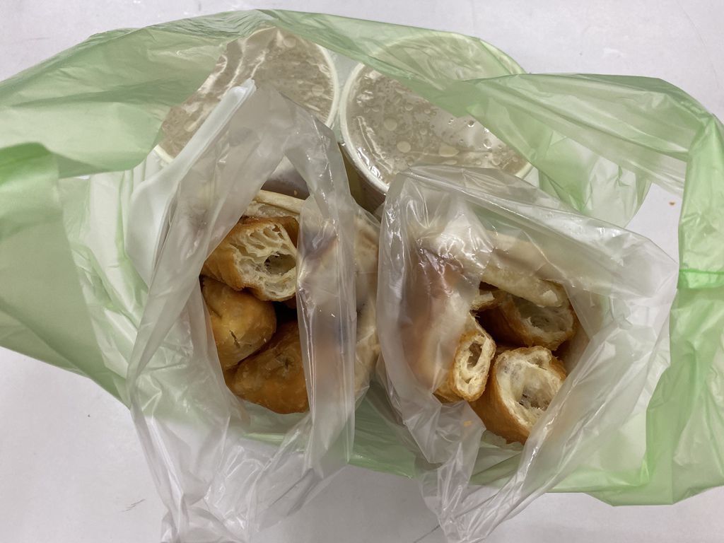 新莊美食-熊記燒餅油條專賣店,手工現做非吃不可的傳統早餐店 新莊美食-熊記燒餅油條專賣店,手工現做非吃不可的傳統早餐店