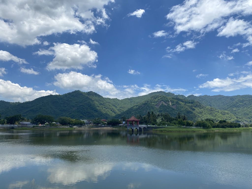 到高雄美濃一定要去美濃湖!在環湖步道散步,欣賞湖光山色 到高雄美濃一定要去美濃湖!在環湖步道散步,欣賞湖光山色