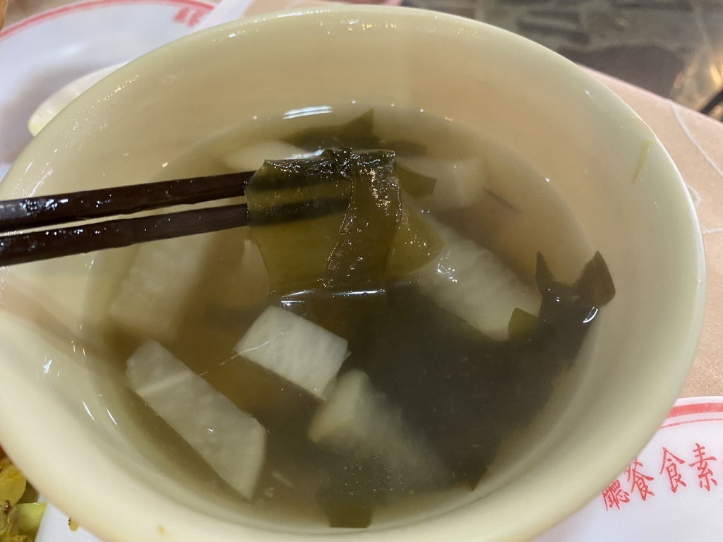 50年的素食好廚藝-宏林素食餐廳，台北車站必吃的素食餐廳