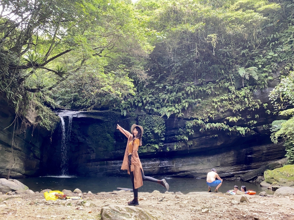 平溪瀑布景點-環境清幽的簾幕式瀑布-望古瀑布 平溪瀑布景點-環境清幽的簾幕式瀑布-望古瀑布