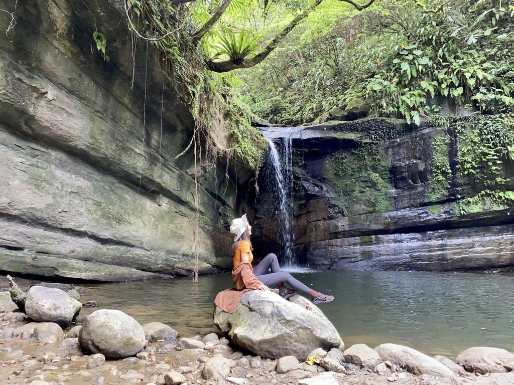 平溪瀑布景點-環境清幽的簾幕式瀑布-望古瀑布 平溪瀑布景點-環境清幽的簾幕式瀑布-望古瀑布