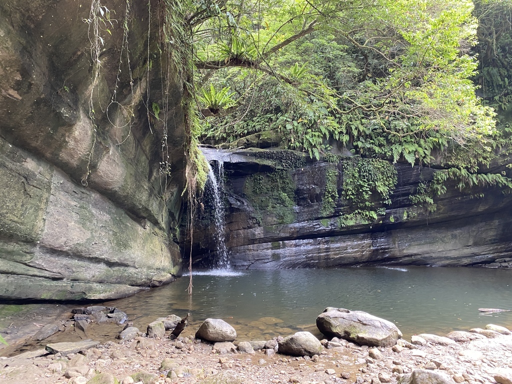 平溪瀑布景點-環境清幽的簾幕式瀑布-望古瀑布 平溪瀑布景點-環境清幽的簾幕式瀑布-望古瀑布