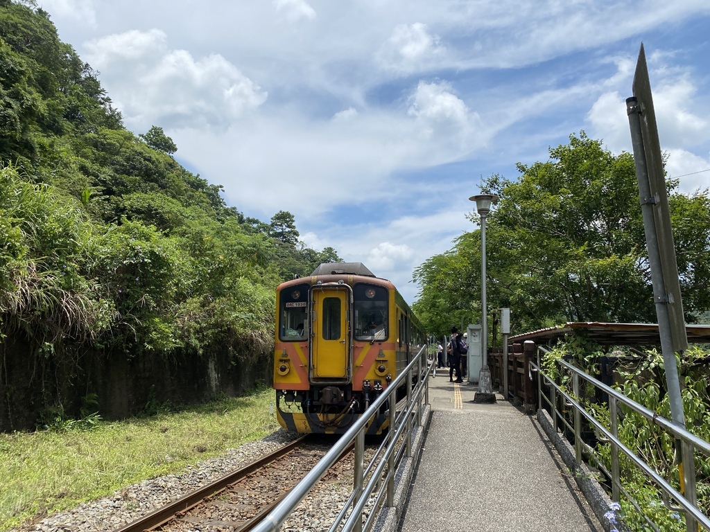 平溪瀑布景點-環境清幽的簾幕式瀑布-望古瀑布 平溪瀑布景點-環境清幽的簾幕式瀑布-望古瀑布