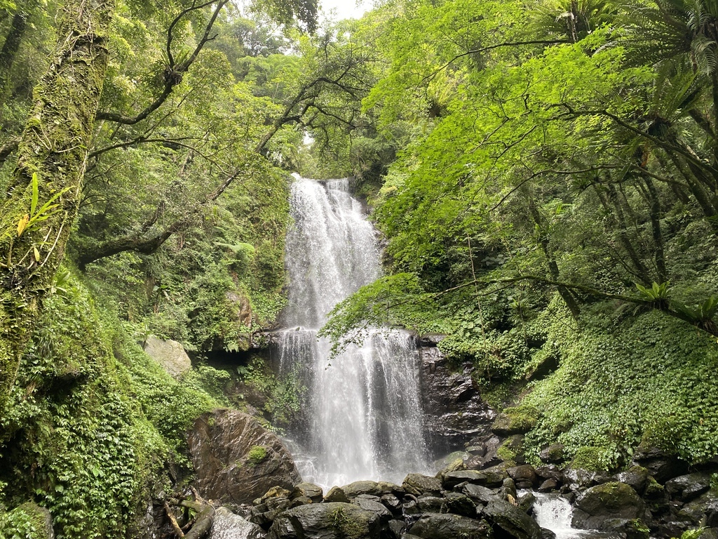 三峽瀑布景點-跟著丁小羽一起去雲森瀑布步道，欣賞雲心瀑布、森山瀑布及阿花瀑布