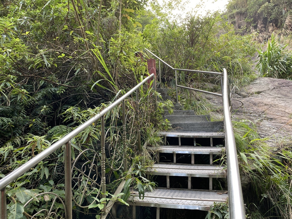 宜蘭礁溪景點-隱藏在礁溪的山林秘境-猴洞坑瀑布！清涼消暑，俯瞰蘭陽美景