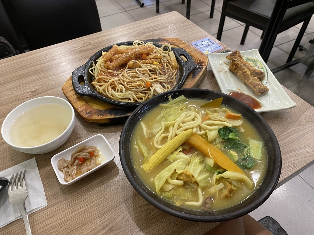 在西門町吃素食料理的好選擇-全真素食火鍋鐵板燒(西門店) 在西門町吃素食料理的好選擇-全真素食火鍋鐵板燒(西門店)