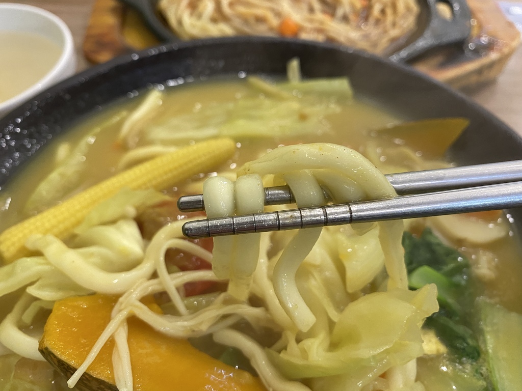 在西門町吃素食料理的好選擇-全真素食火鍋鐵板燒(西門店) 在西門町吃素食料理的好選擇-全真素食火鍋鐵板燒(西門店)