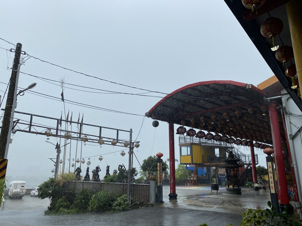 三峽景點-隱藏在宮廟的貨櫃屋咖啡廳-Ninesky九天!在宮廟吃下午茶! 三峽景點-隱藏在宮廟的貨櫃屋咖啡廳-Ninesky九天!在宮廟吃下午茶!