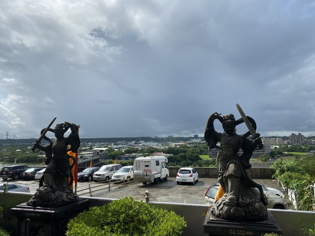 三峽景點-隱藏在宮廟的貨櫃屋咖啡廳-Ninesky九天!在宮廟吃下午茶! 三峽景點-隱藏在宮廟的貨櫃屋咖啡廳-Ninesky九天!在宮廟吃下午茶!