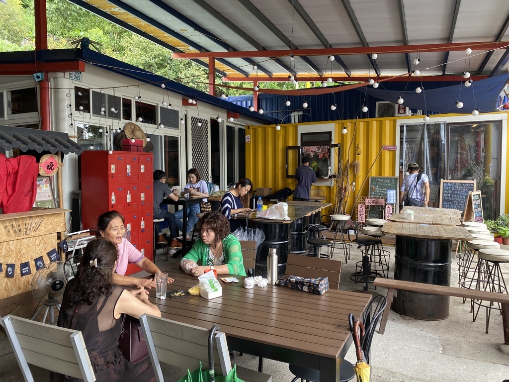 三峽景點-隱藏在宮廟的貨櫃屋咖啡廳-Ninesky九天!在宮廟吃下午茶! 三峽景點-隱藏在宮廟的貨櫃屋咖啡廳-Ninesky九天!在宮廟吃下午茶!