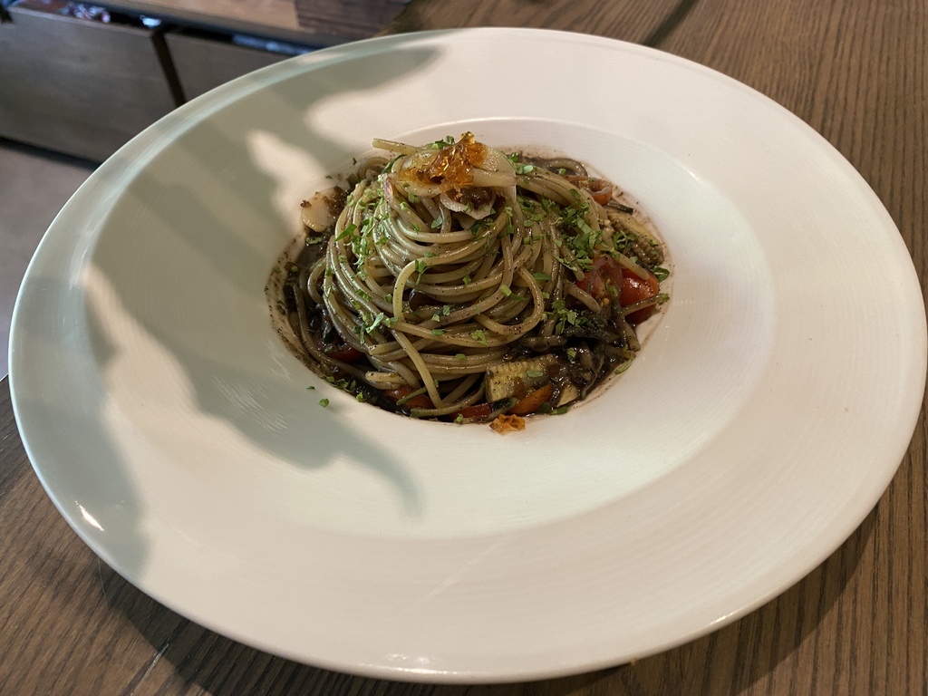 淡水老街美食推薦-之間茶食器，來吃以茶為本的茶香蔬食料理