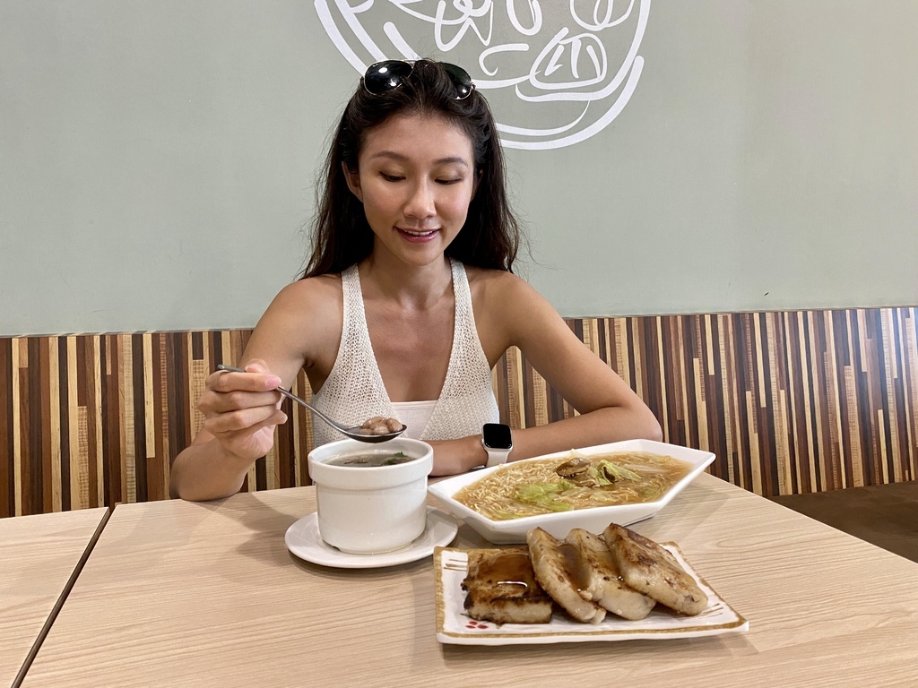 台南素食料理-林家素食(文南店),好吃的素食蘿蔔糕跟猴頭菇麵線 台南素食料理-林家素食(文南店),好吃的素食蘿蔔糕跟猴頭菇麵線