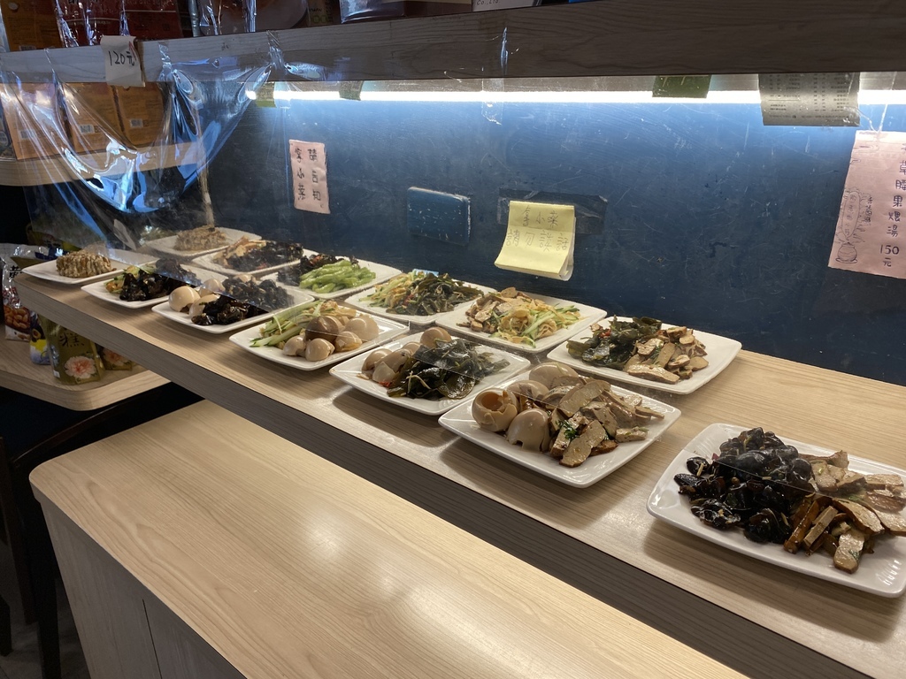 台南素食料理-林家素食(文南店),好吃的素食蘿蔔糕跟猴頭菇麵線 台南素食料理-林家素食(文南店),好吃的素食蘿蔔糕跟猴頭菇麵線