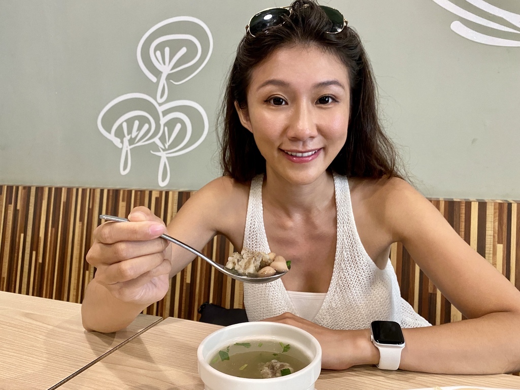 台南素食料理-林家素食(文南店),好吃的素食蘿蔔糕跟猴頭菇麵線 台南素食料理-林家素食(文南店),好吃的素食蘿蔔糕跟猴頭菇麵線