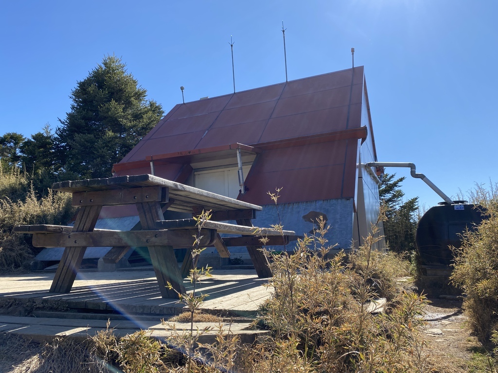 台灣百岳住宿-武陵四秀的桃山山屋