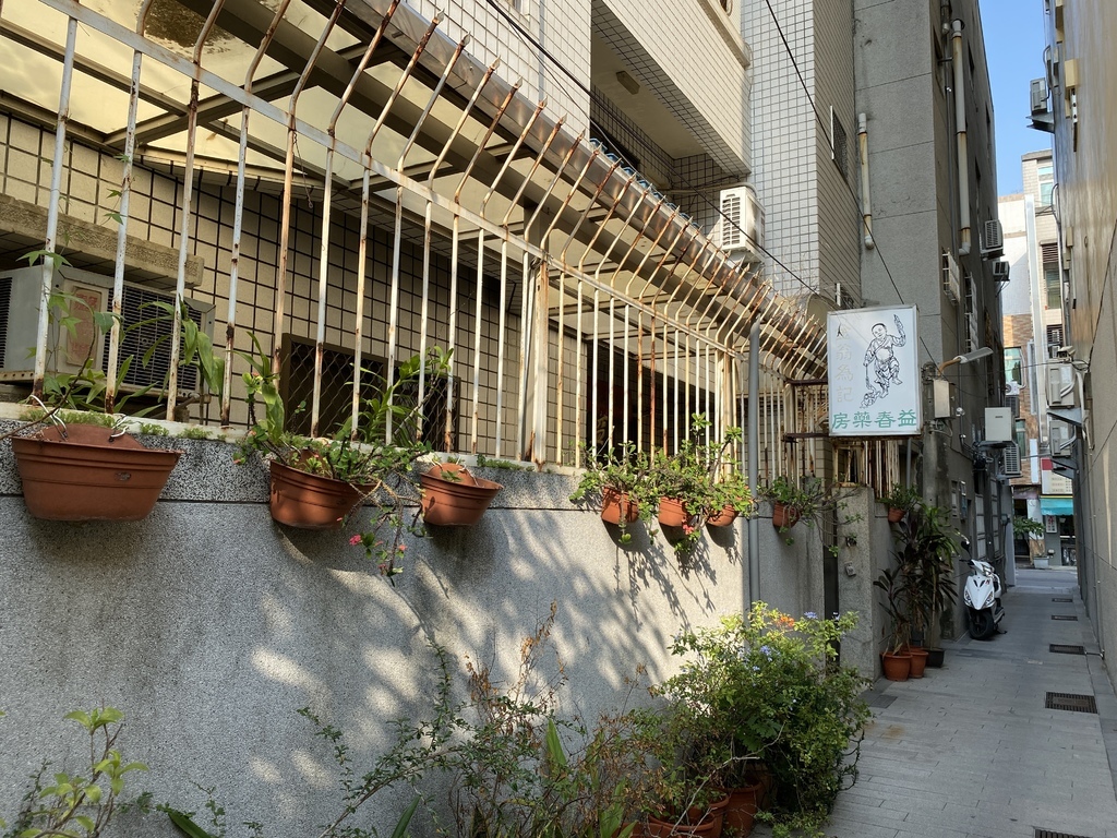 台南中西區景點-蝸牛巷!藏身在巷弄的藝術文青小巷