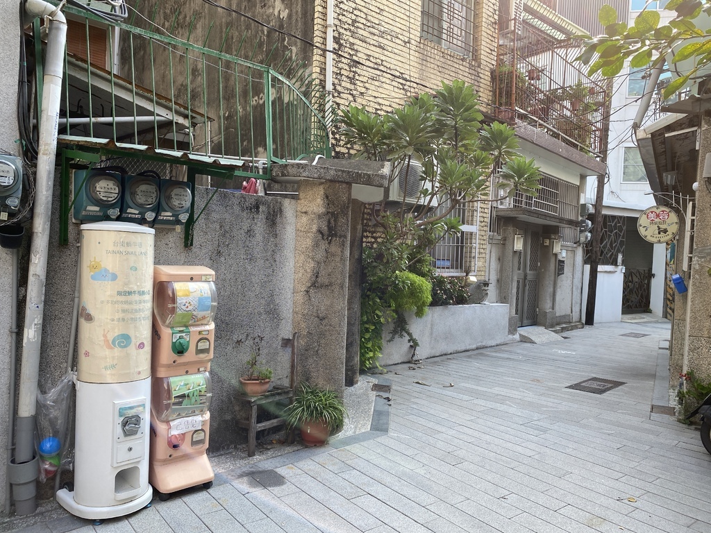 台南中西區景點-蝸牛巷!藏身在巷弄的藝術文青小巷