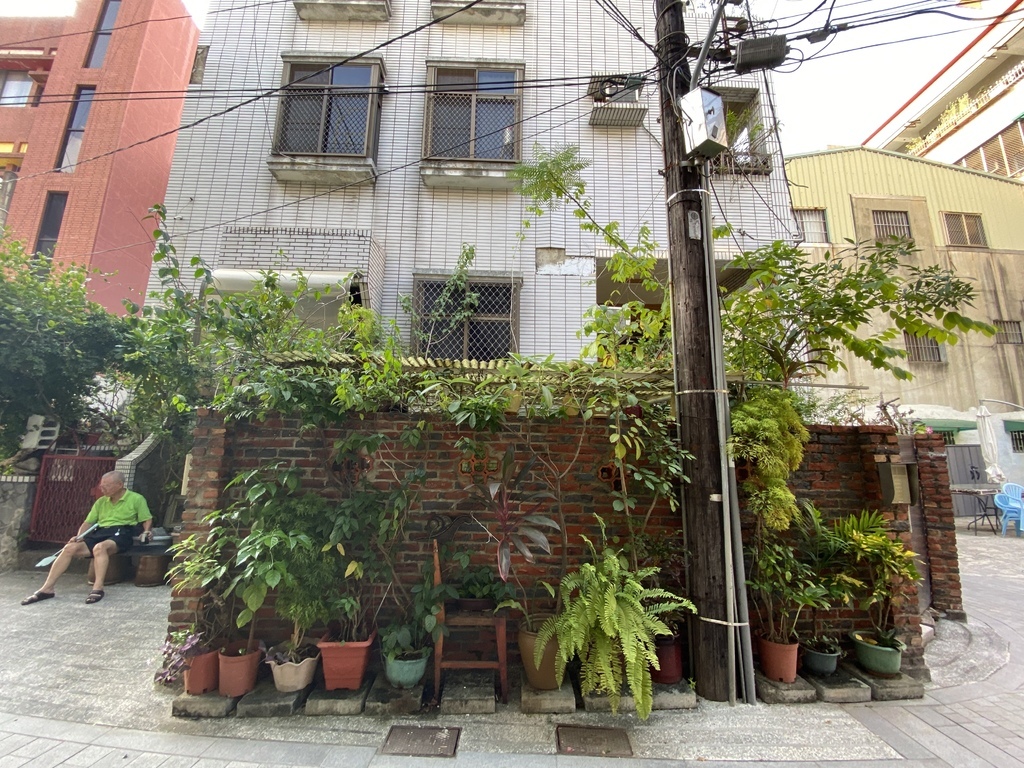 台南中西區景點-蝸牛巷!藏身在巷弄的藝術文青小巷