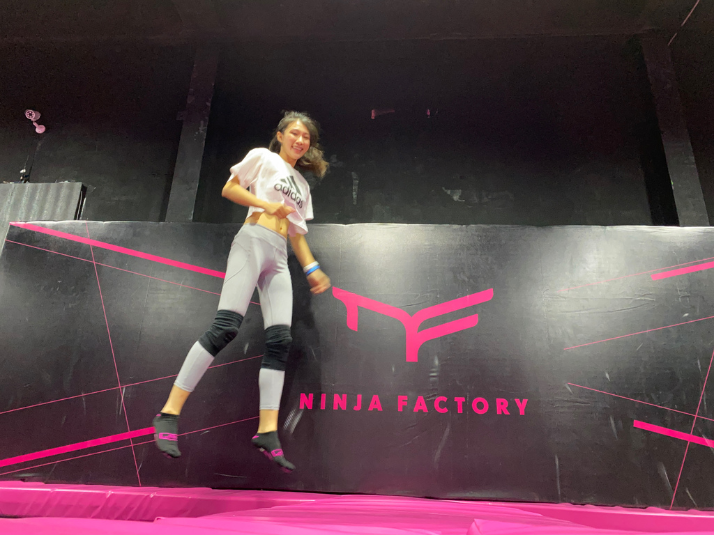 台北市內景點-Ninja Factory忍者工廠(台北店)，體驗彈跳床，挑戰體能極限