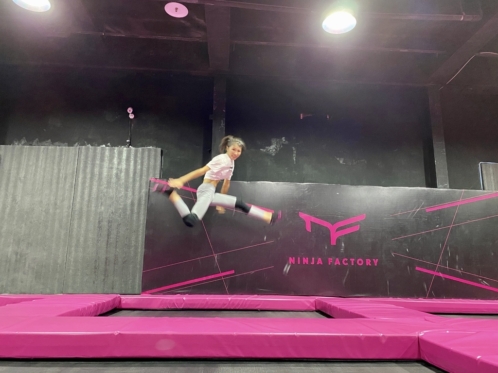 台北市內景點-Ninja Factory忍者工廠(台北店),體驗彈跳床,挑戰體能極限 台北市內景點-Ninja Factory忍者工廠(台北店),體驗彈跳床,挑戰體能極限