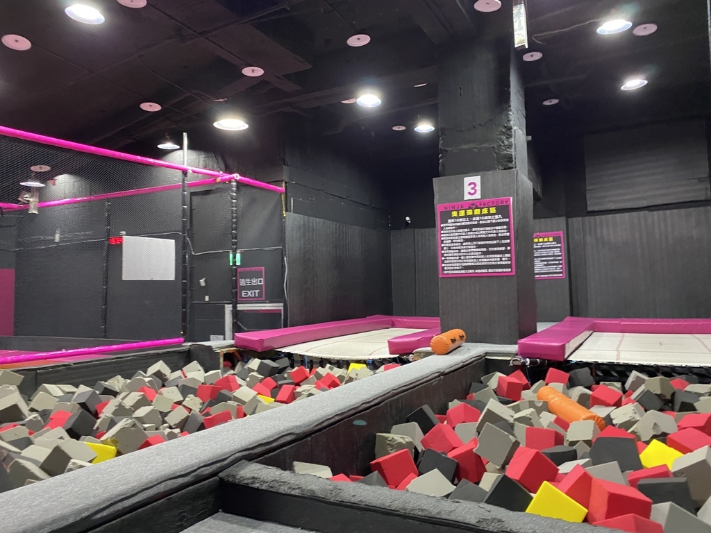 台北市內景點-Ninja Factory忍者工廠(台北店),體驗彈跳床,挑戰體能極限 台北市內景點-Ninja Factory忍者工廠(台北店),體驗彈跳床,挑戰體能極限
