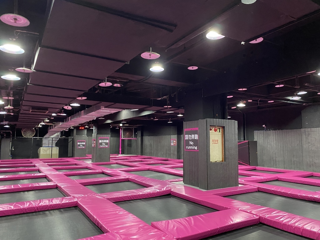 台北市內景點-Ninja Factory忍者工廠(台北店),體驗彈跳床,挑戰體能極限 台北市內景點-Ninja Factory忍者工廠(台北店),體驗彈跳床,挑戰體能極限