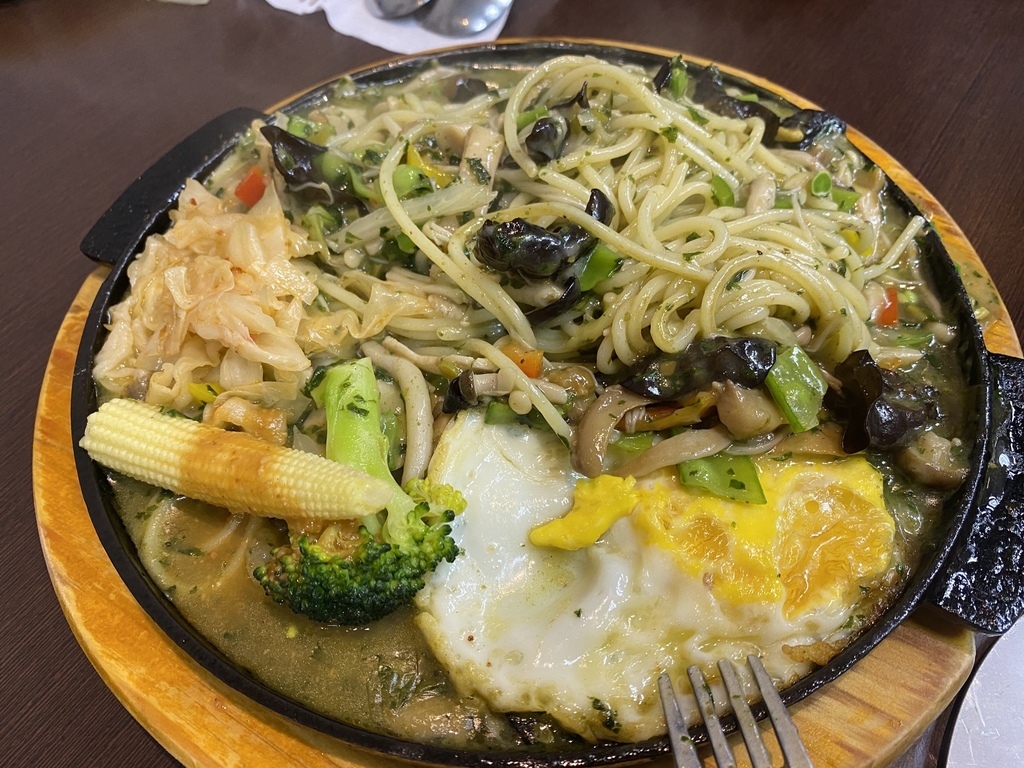 新莊捷運頭前庄站的美味蔬食餐聽-珍味齋健康蔬食素餐館