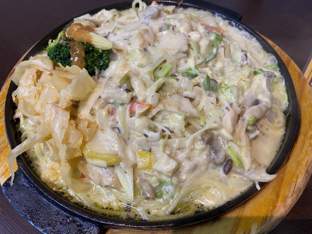 新莊捷運頭前庄站的美味蔬食餐聽-珍味齋健康蔬食素餐館