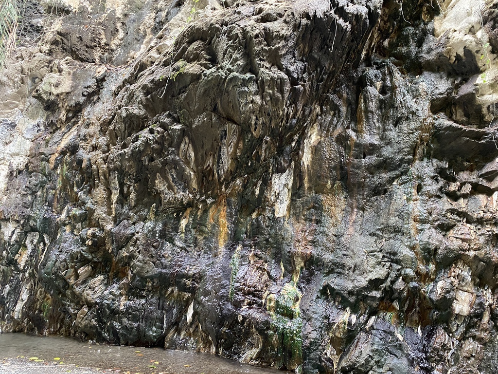 南投野溪溫泉-馬海濮野溪溫泉,超美的彩壁峽谷跟岩窟溫泉秘境 南投野溪溫泉-馬海濮野溪溫泉,超美的彩壁峽谷跟岩窟溫泉秘境