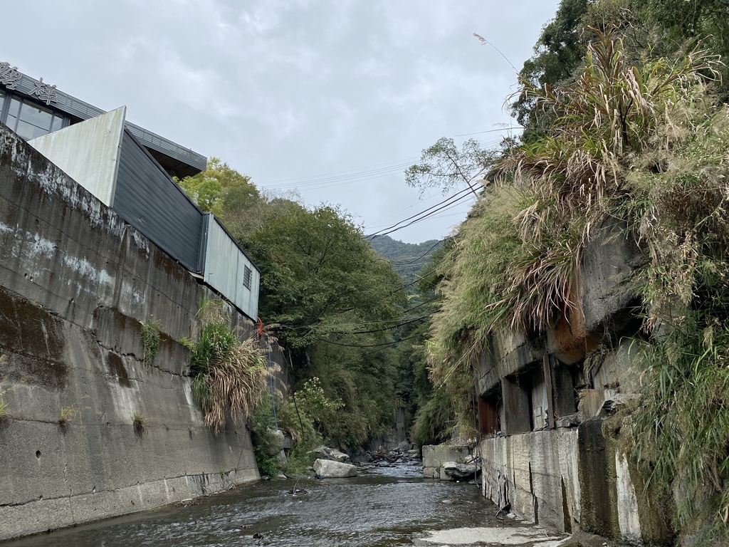 南投野溪溫泉-馬海濮野溪溫泉,超美的彩壁峽谷跟岩窟溫泉秘境 南投野溪溫泉-馬海濮野溪溫泉,超美的彩壁峽谷跟岩窟溫泉秘境