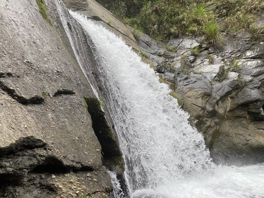 南投野溪溫泉-馬海濮野溪溫泉,超美的彩壁峽谷跟岩窟溫泉秘境 南投野溪溫泉-馬海濮野溪溫泉,超美的彩壁峽谷跟岩窟溫泉秘境