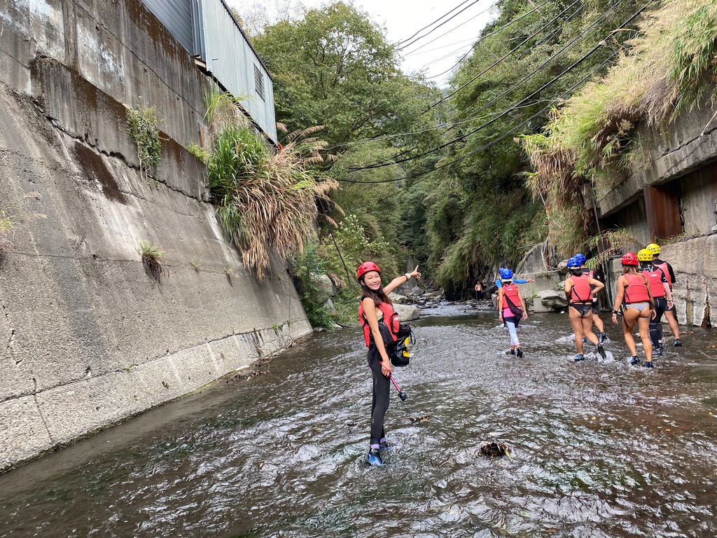 南投野溪溫泉-馬海濮野溪溫泉,超美的彩壁峽谷跟岩窟溫泉秘境 南投野溪溫泉-馬海濮野溪溫泉,超美的彩壁峽谷跟岩窟溫泉秘境